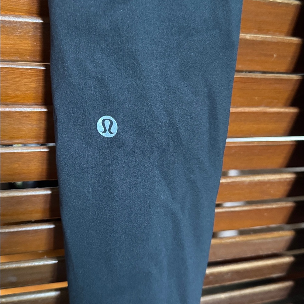 Lululemon Wunder train leggings - Picture 2 of 3